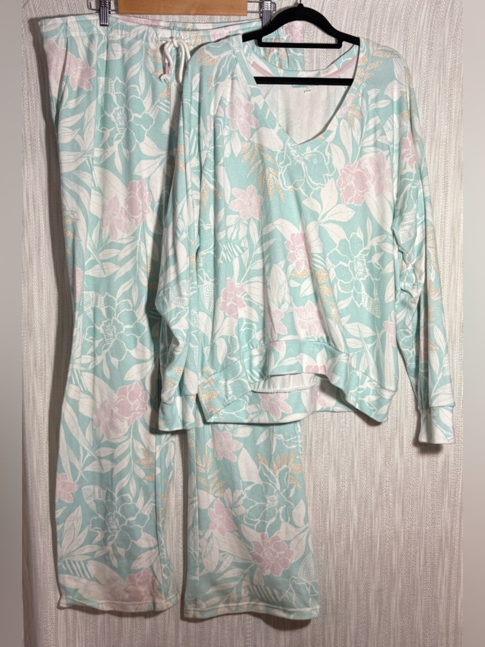 PJ Salvage peachy party Mint and Pale Pink Trim Knit Top